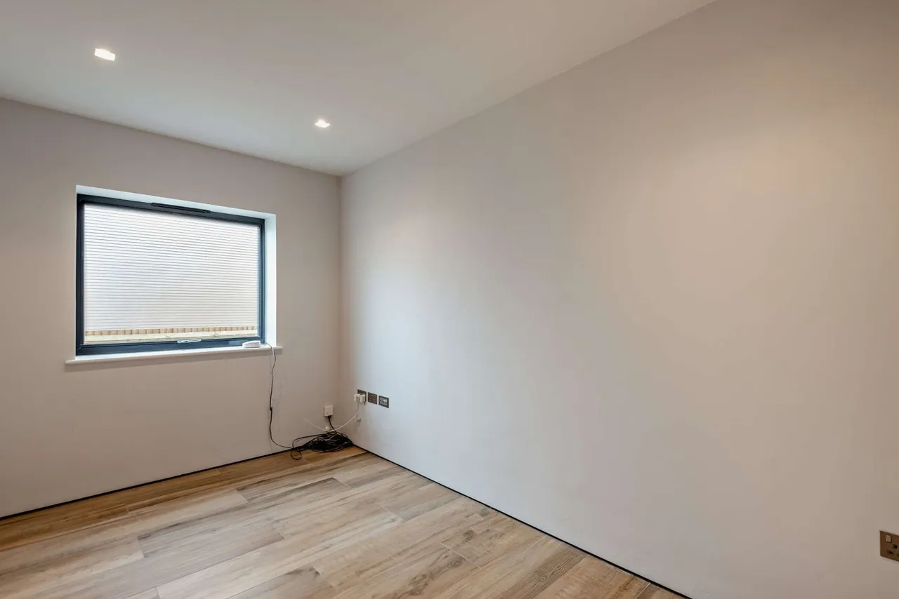 Uplands Close, Gerrards Cross, Buckinghamshire, SL9 7JH, photo 9