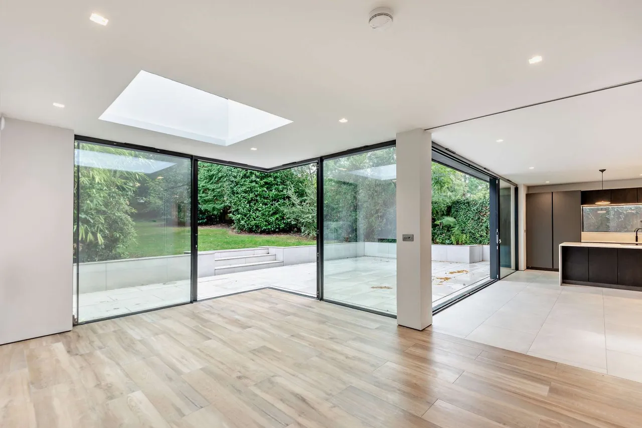 Uplands Close, Gerrards Cross, Buckinghamshire, SL9 7JH, photo 2