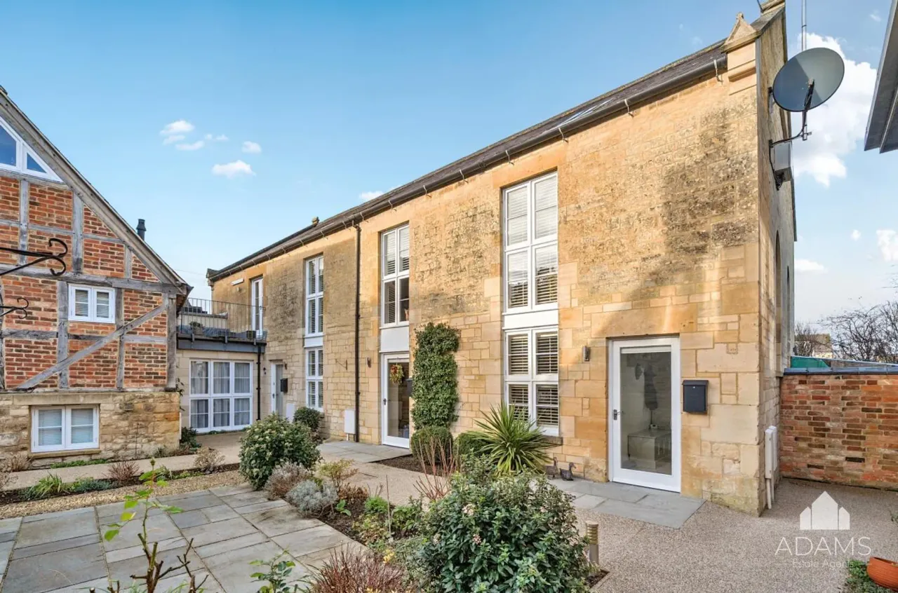 2 bed house for sale — Royle Mews, Cowl Lane, Winchcombe