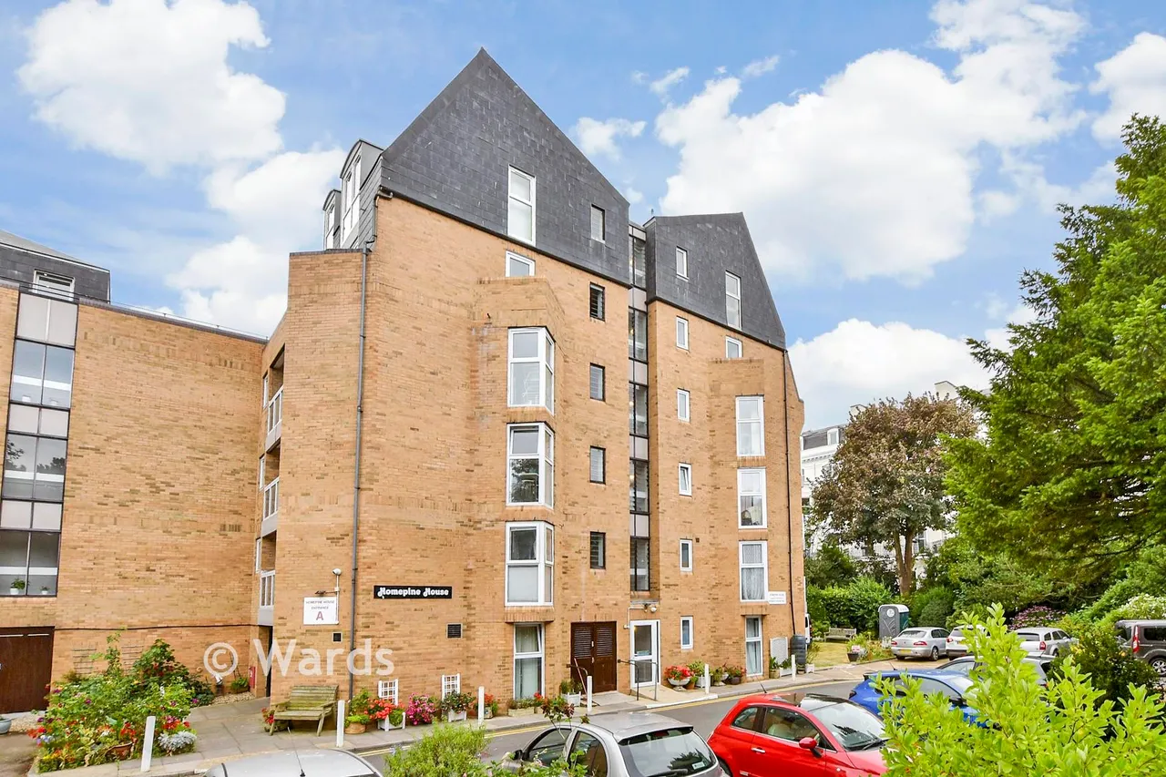 1 bed flat for sale, Sandgate Road, Folkestone, CT20