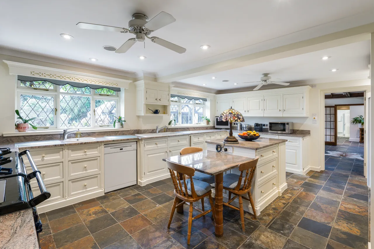 Stokesheath Road, Oxshott, KT22, photo 4