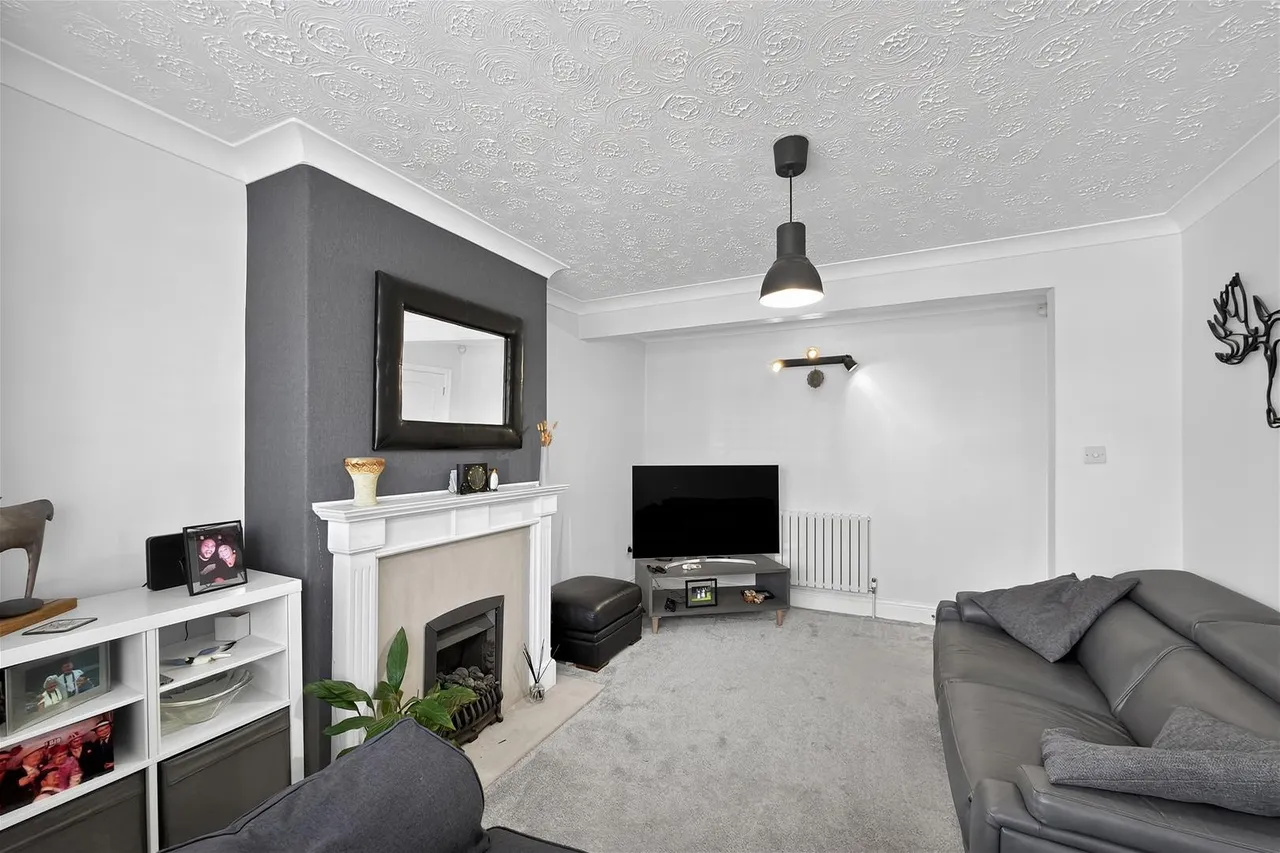 Vale Road, Timperley, Cheshire WA15 7TG, photo 16