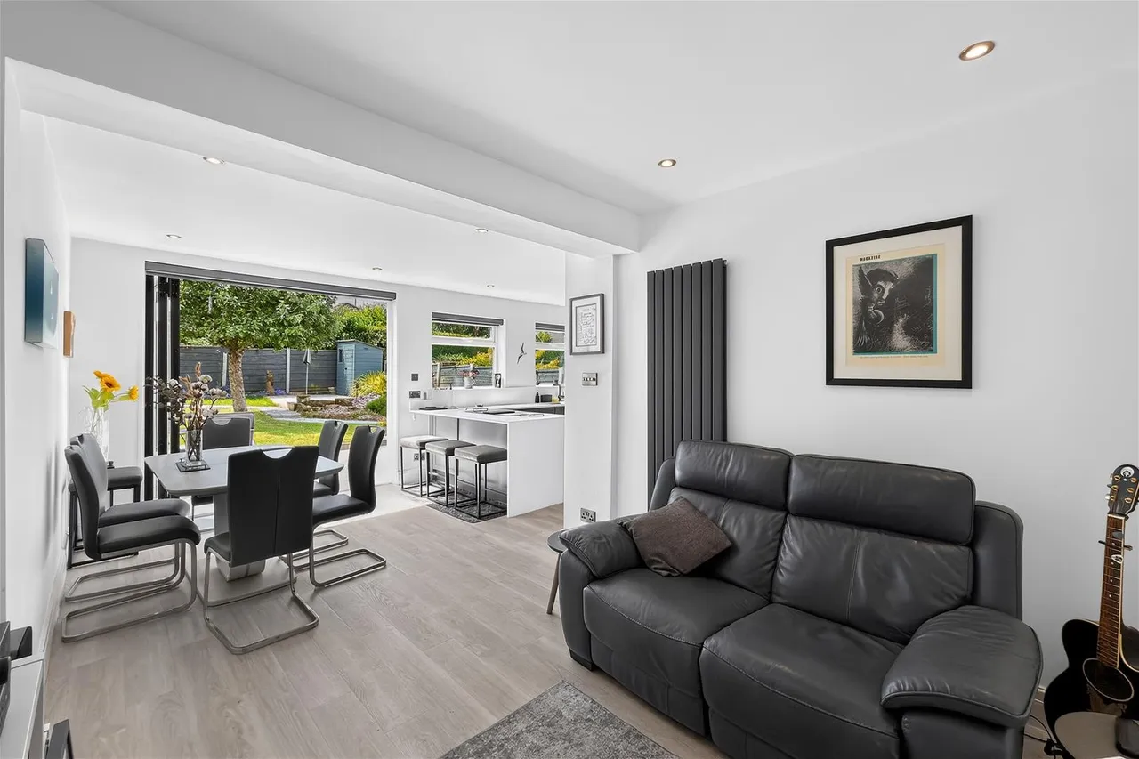 Vale Road, Timperley, Cheshire WA15 7TG, photo 19