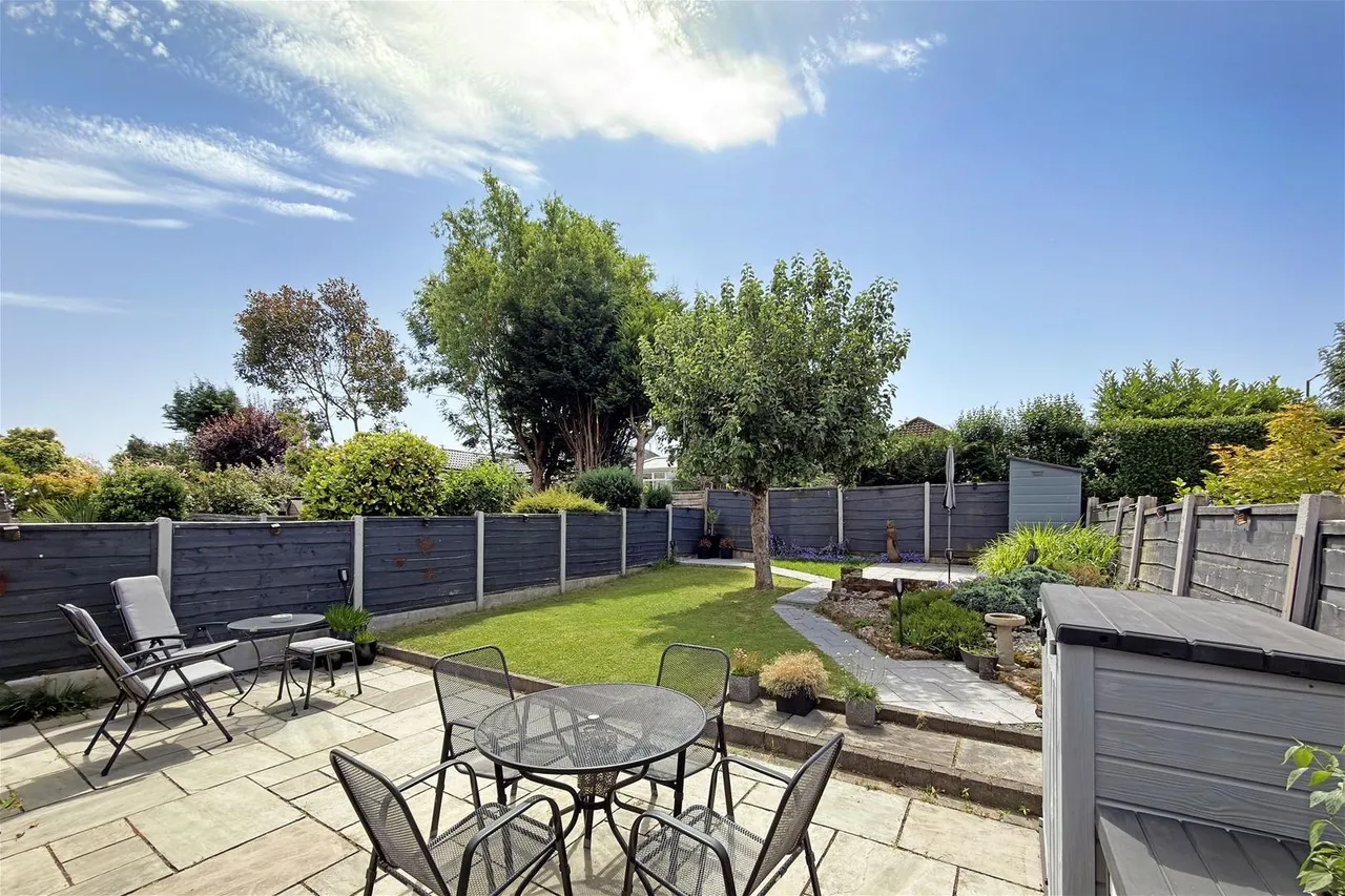 Vale Road, Timperley, Cheshire WA15 7TG, photo 5