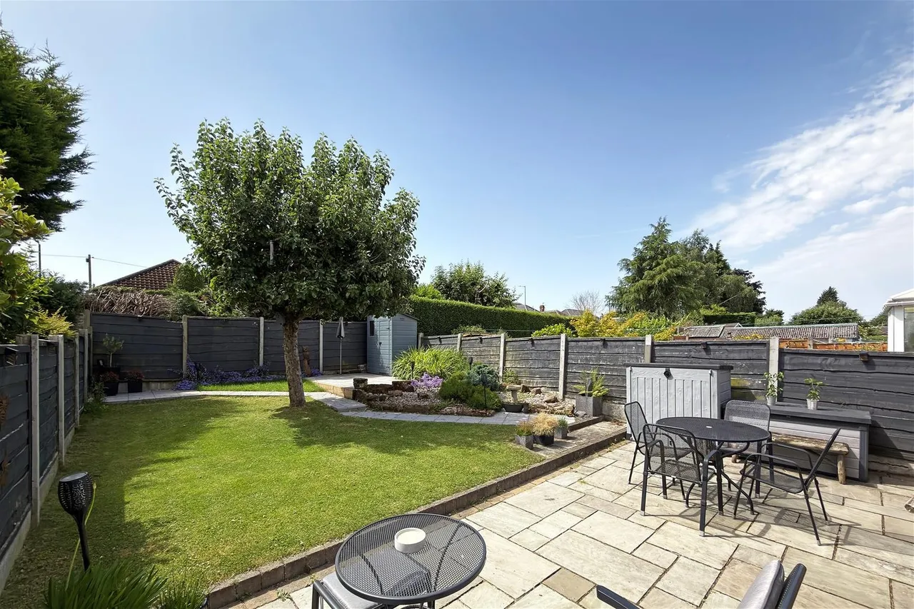 Vale Road, Timperley, Cheshire WA15 7TG, photo 27