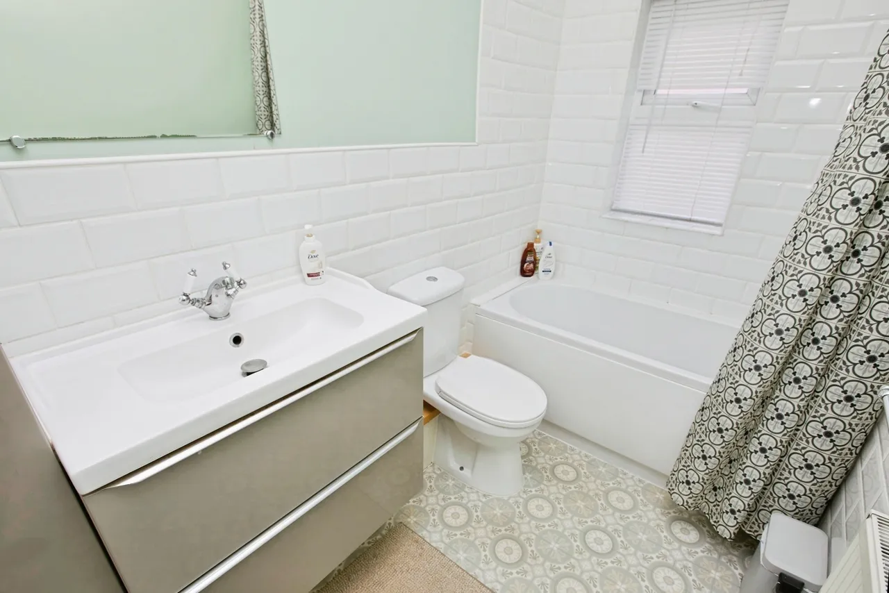 St. Thomas Road, DE23, photo 17