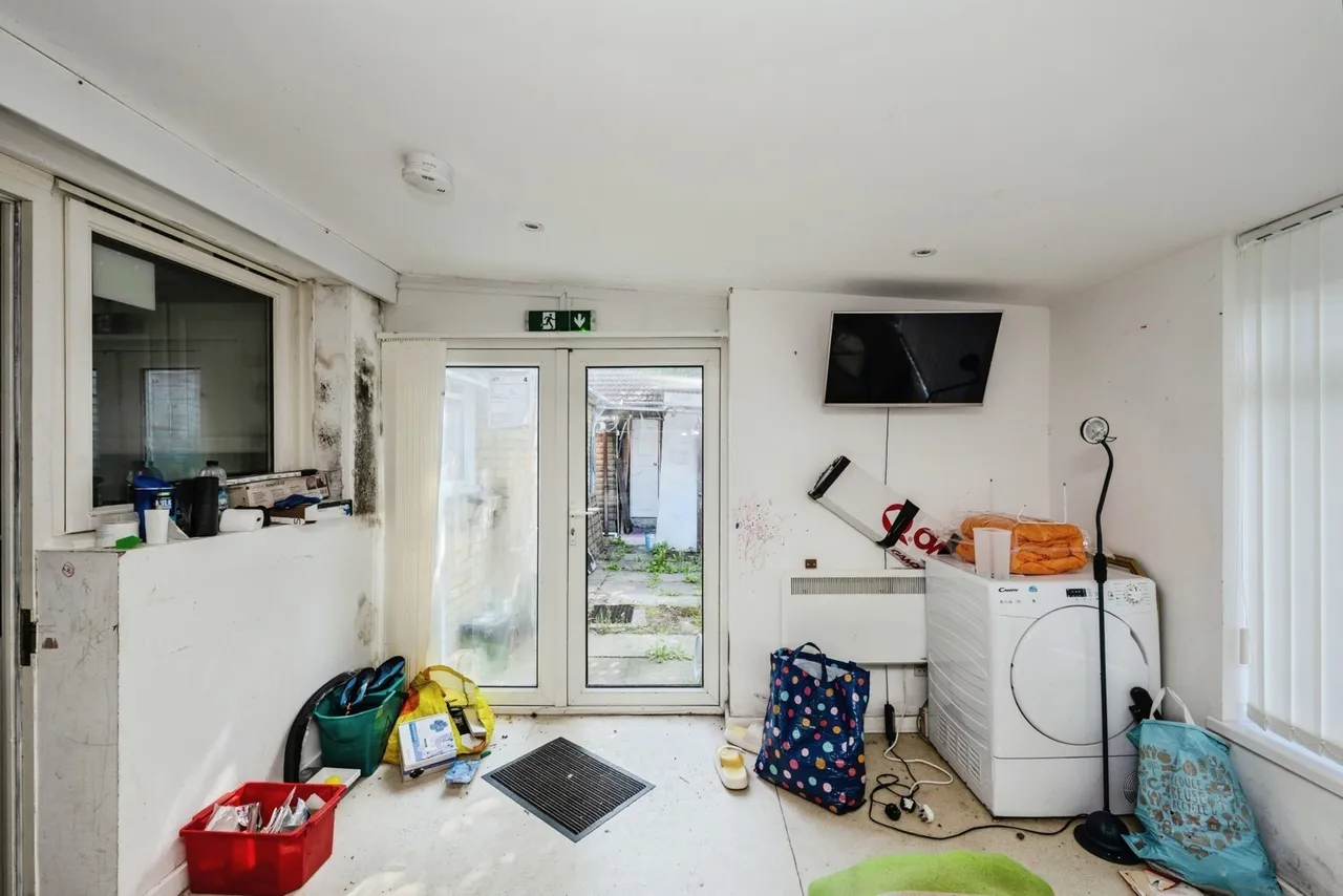 Heol Fach, Llangyfelach, SA5, photo 6