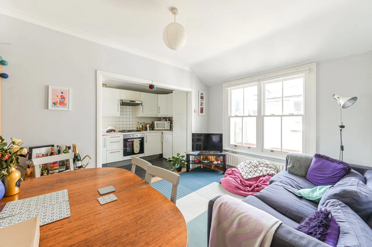 3 bed house to rent, London, SW4