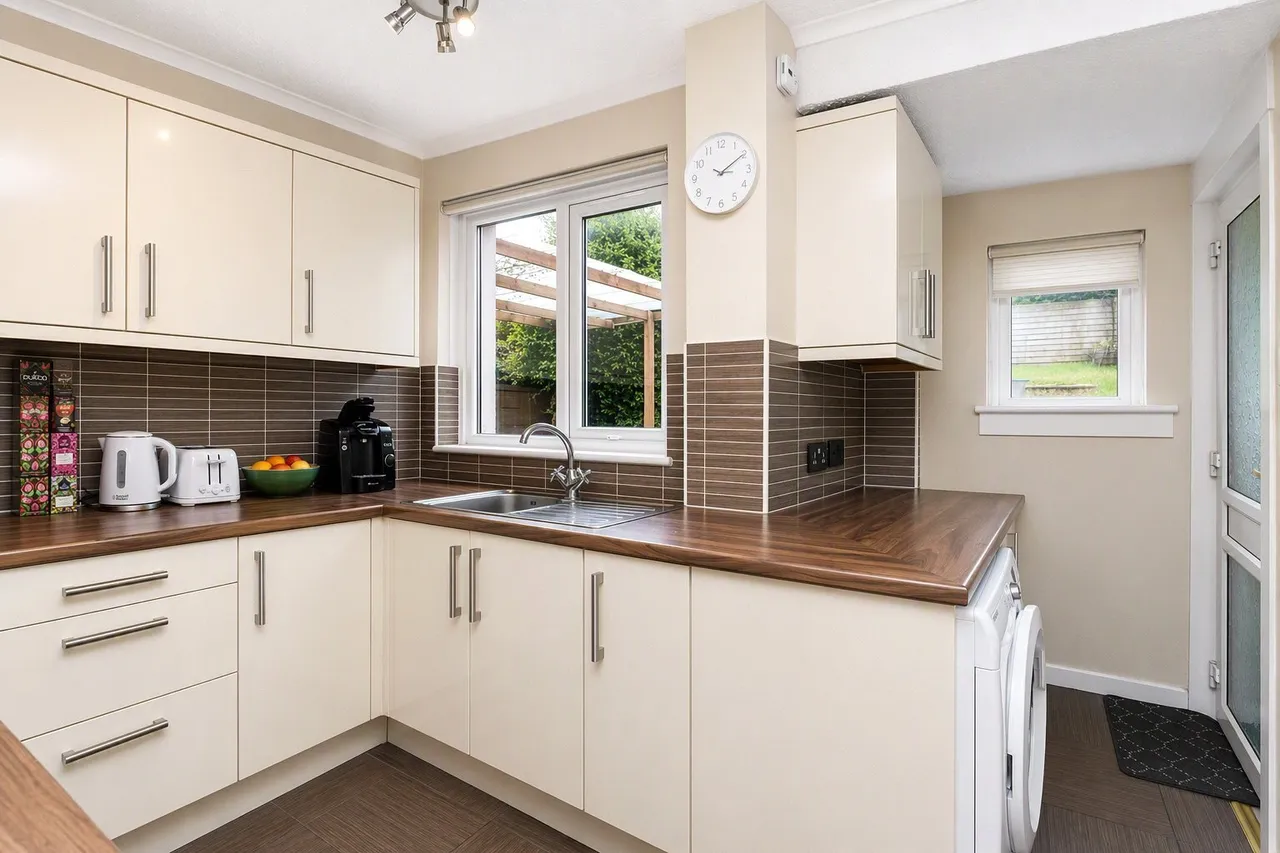 Rosslyn Avenue, East Mains, East Kilbride, South Lanarkshire, G74, photo 6