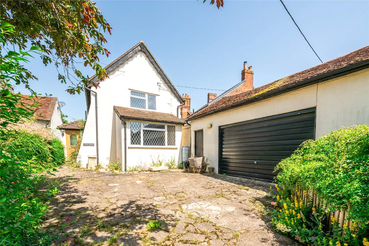 Nup End Lane, Wingrave, HP22, photo 5