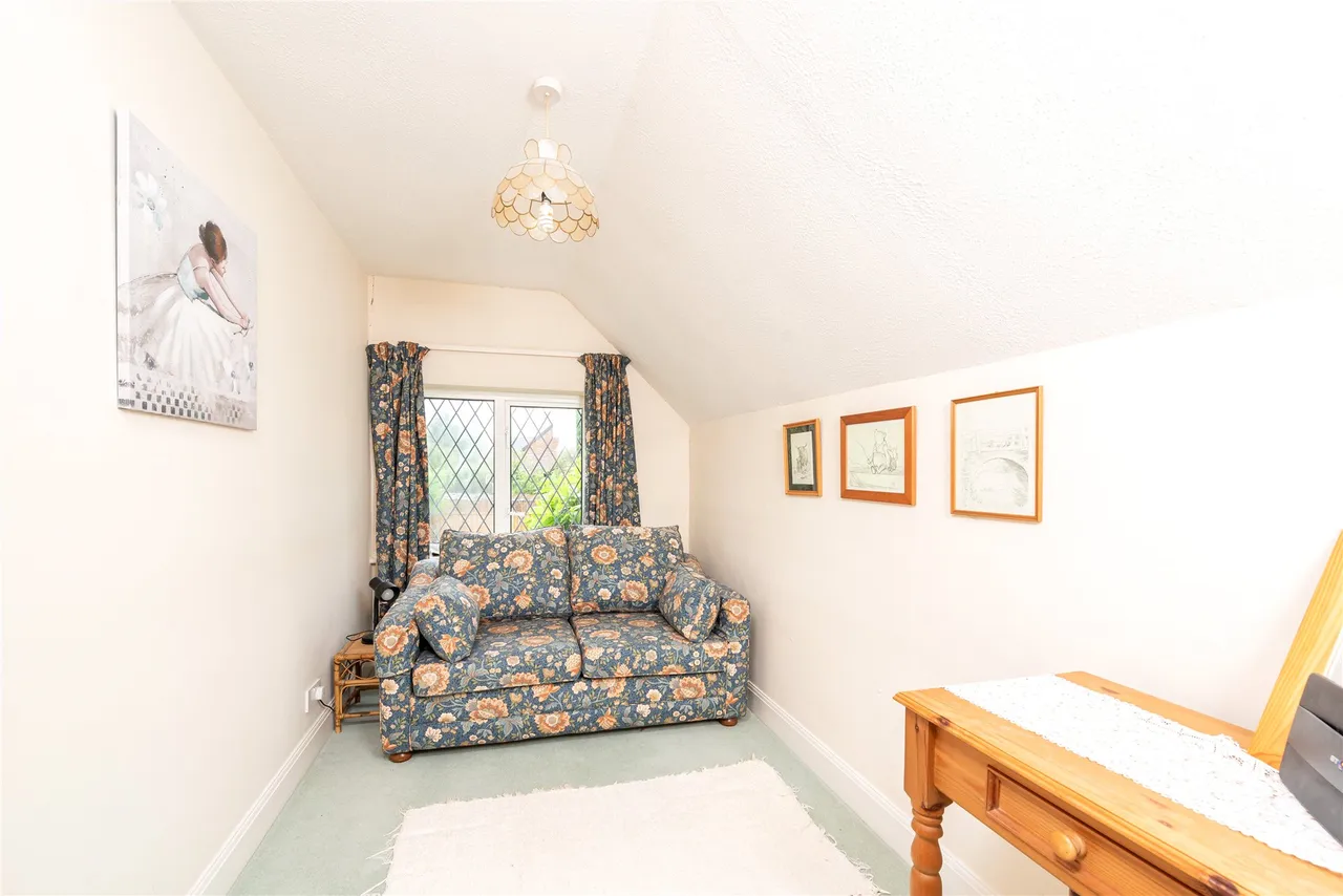 Nup End Lane, Wingrave, HP22, photo 16
