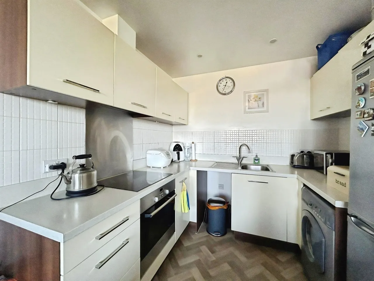 Fire Fly Avenue, Swindon, SN2, photo 2