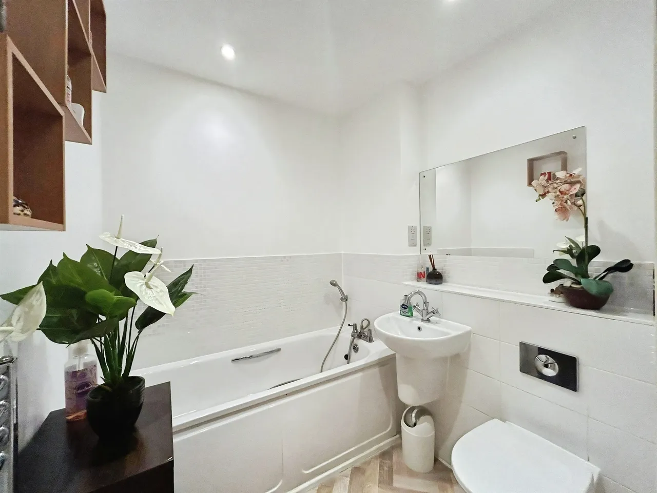Fire Fly Avenue, Swindon, SN2, photo 11