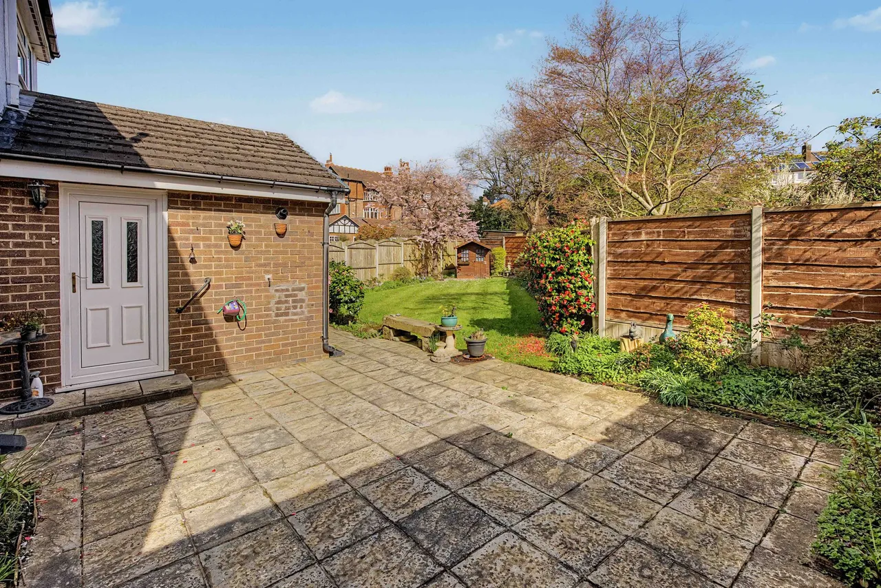 Fernlea, Altrincham, photo 12
