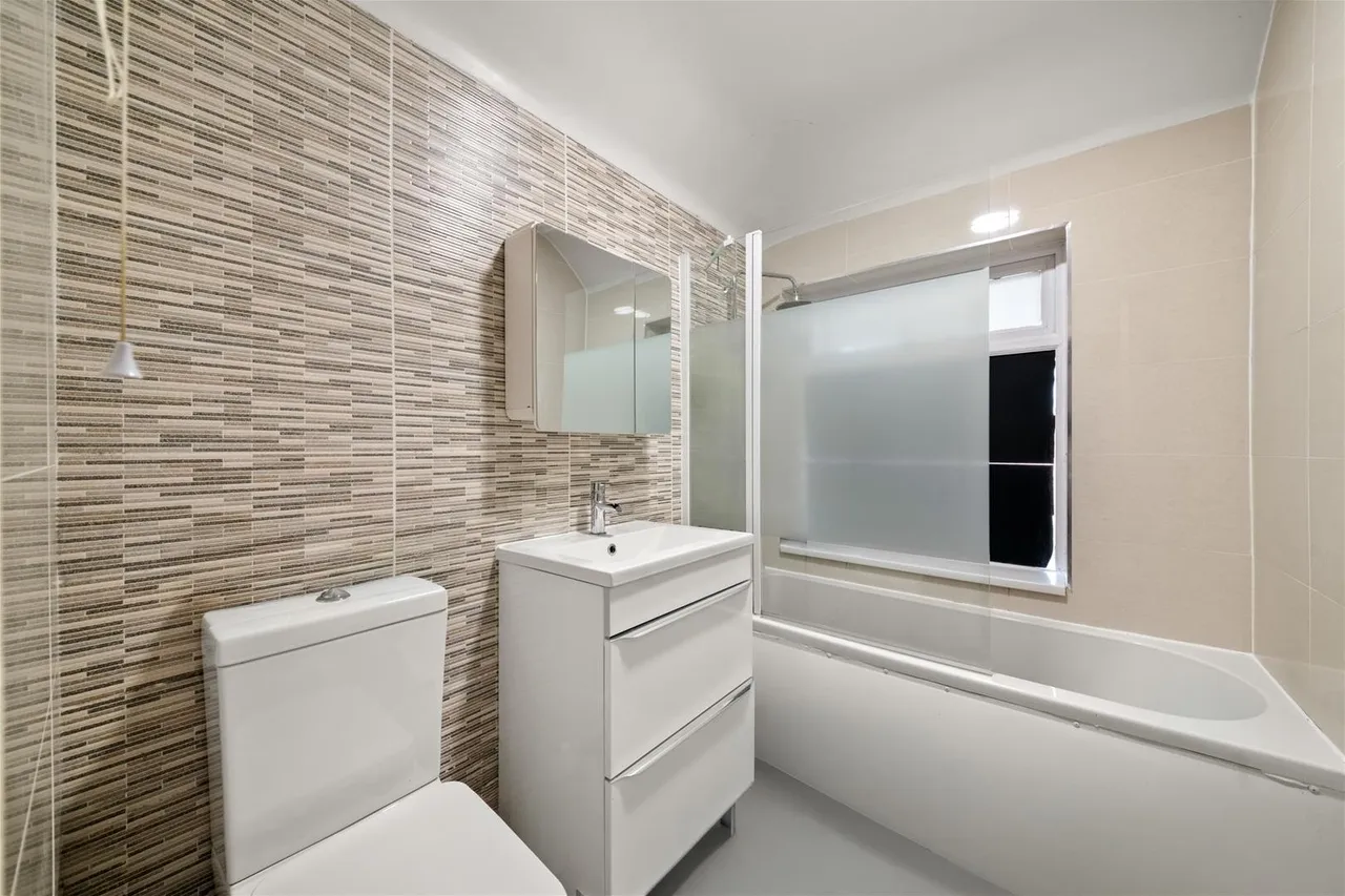 Clairvale Road, Hounslow, photo 10