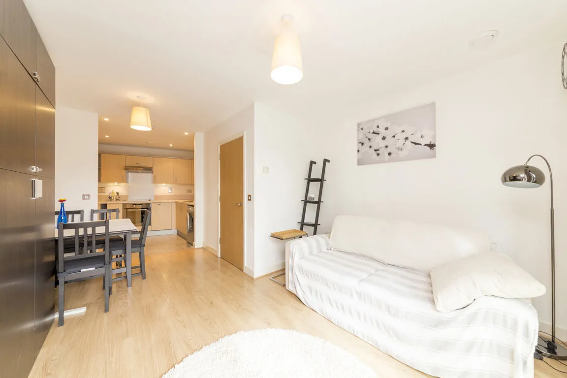 1 bed flat to rent, Kennington Road, London