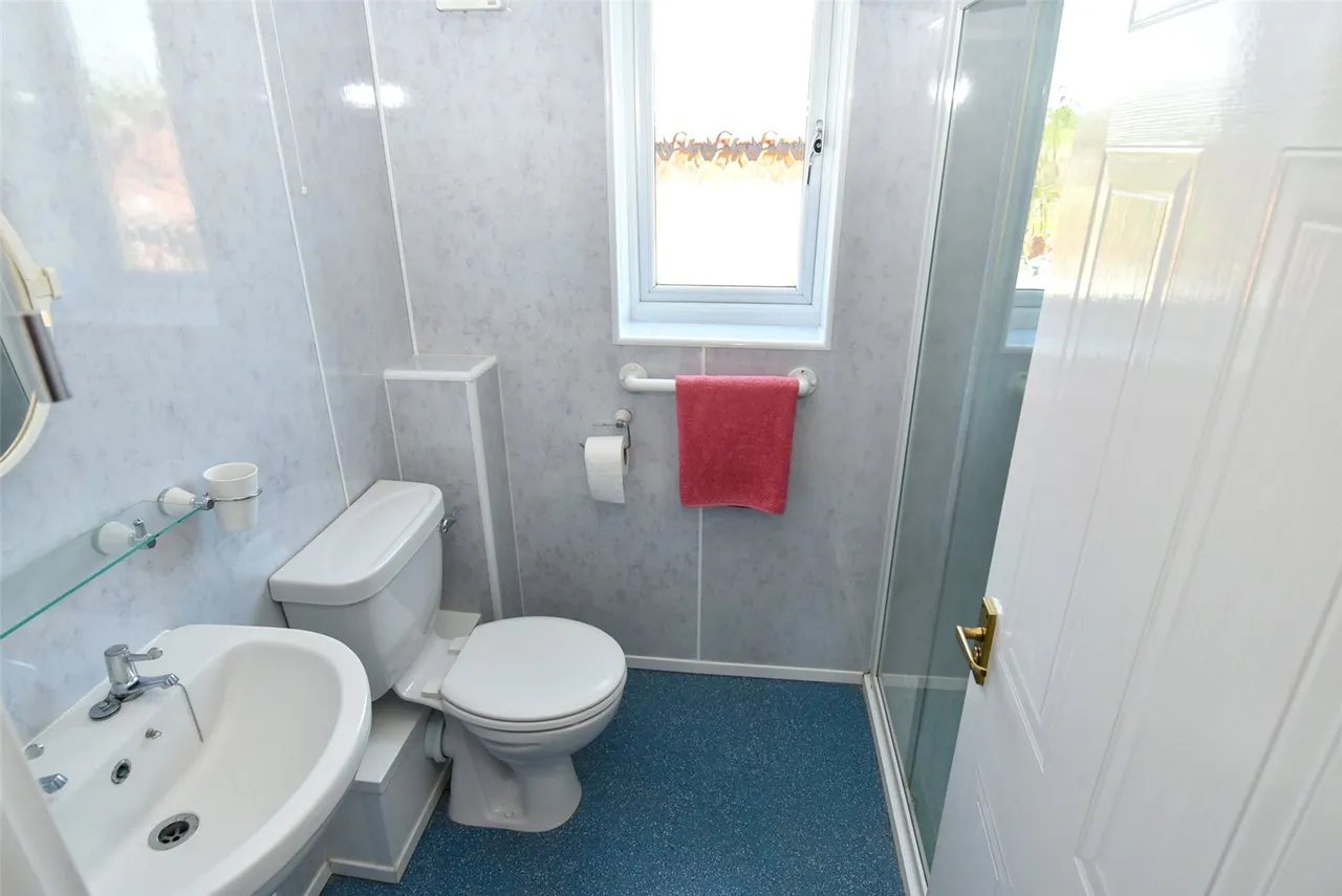 Bishops Gate, West Heath, Birmingham, B31 4AJ, photo 16