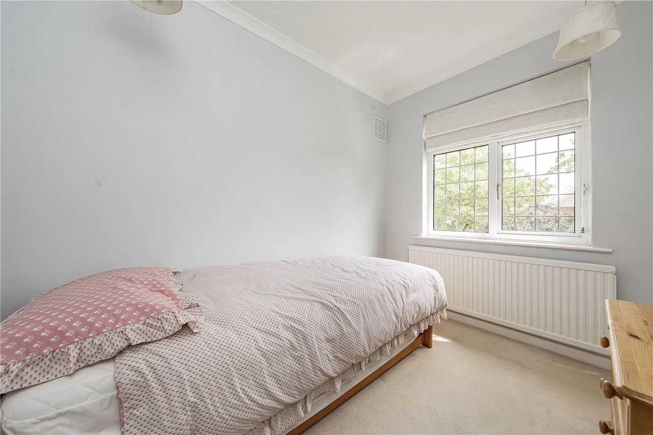 Colne Avenue, West Drayton, UB7, photo 16
