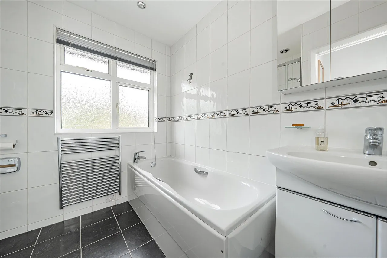 Colne Avenue, West Drayton, UB7, photo 18
