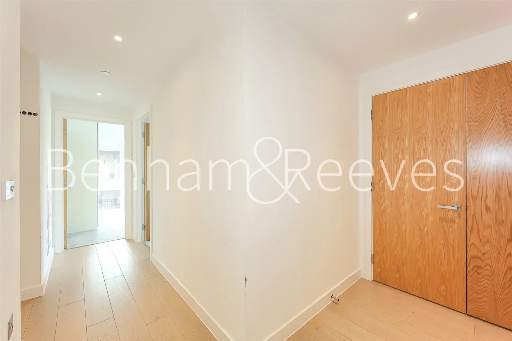 May House, Beaufort Park, NW9, photo 18