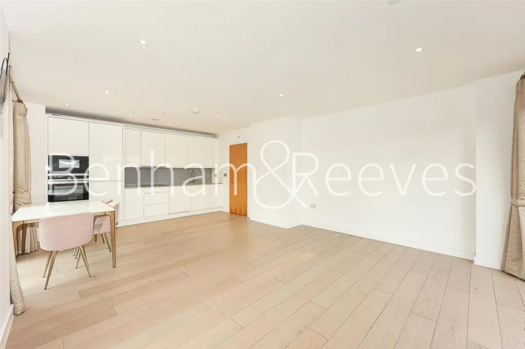 May House, Beaufort Park, NW9, photo 7