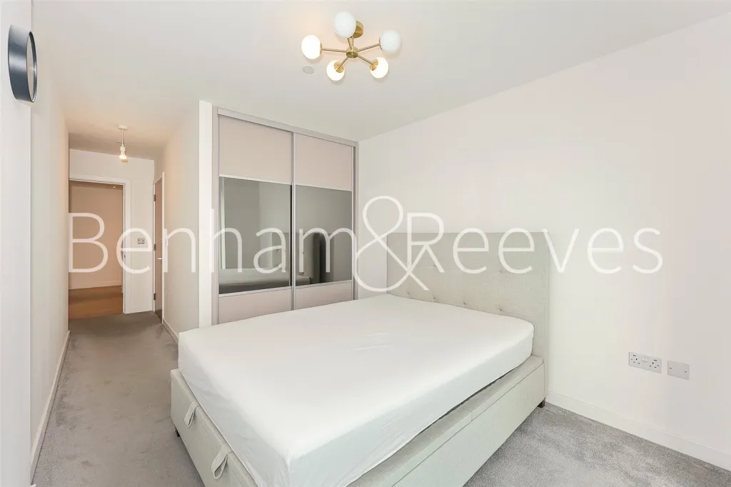 May House, Beaufort Park, NW9, photo 11