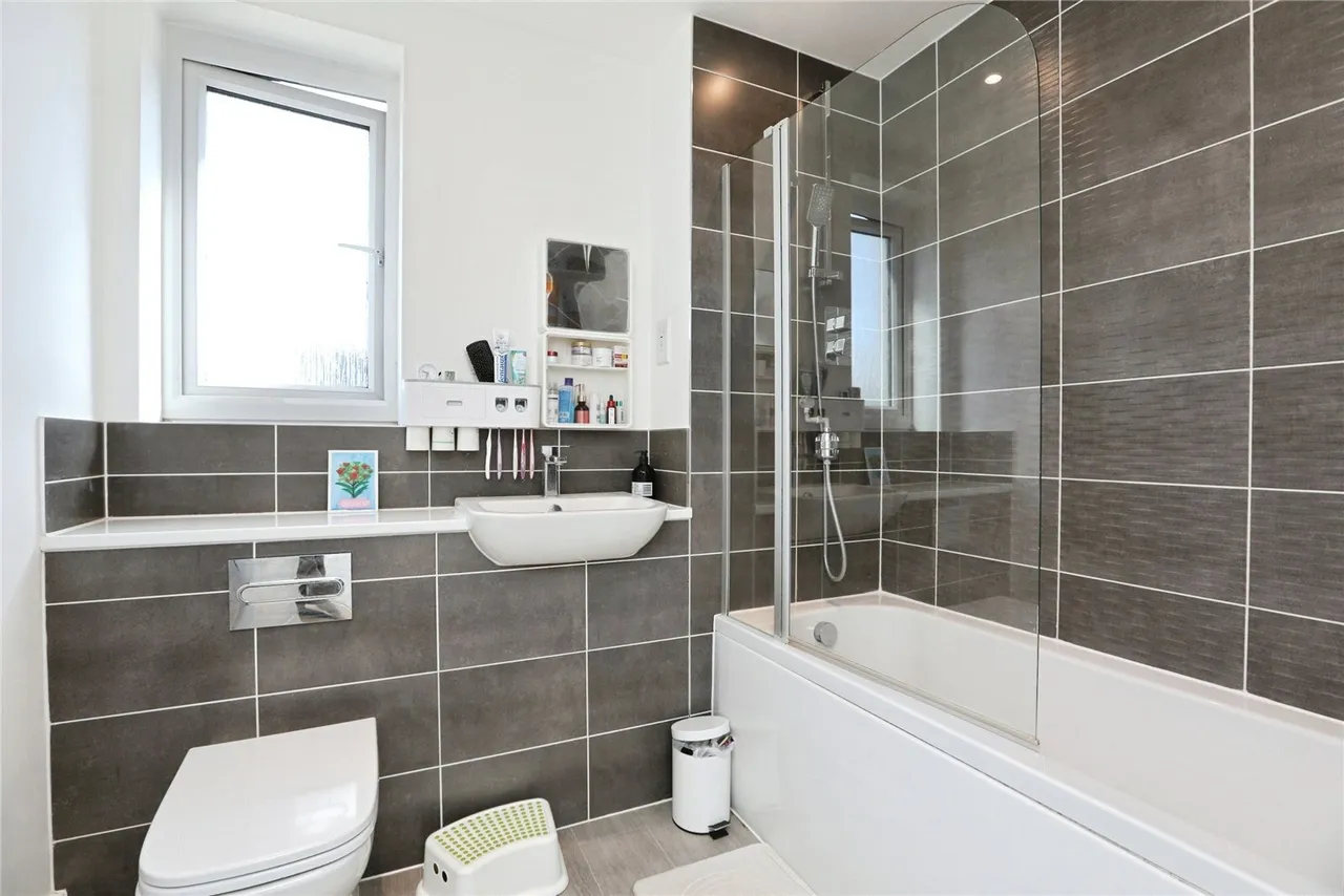 Jupiter Road, Milton Regis, Sittingbourne, Kent, ME10, photo 11