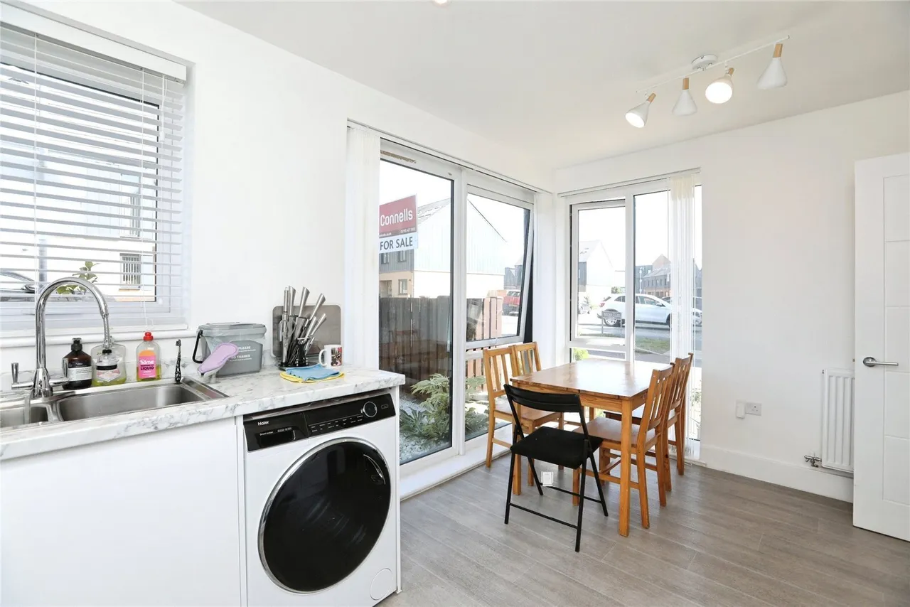 Jupiter Road, Milton Regis, Sittingbourne, Kent, ME10, photo 3