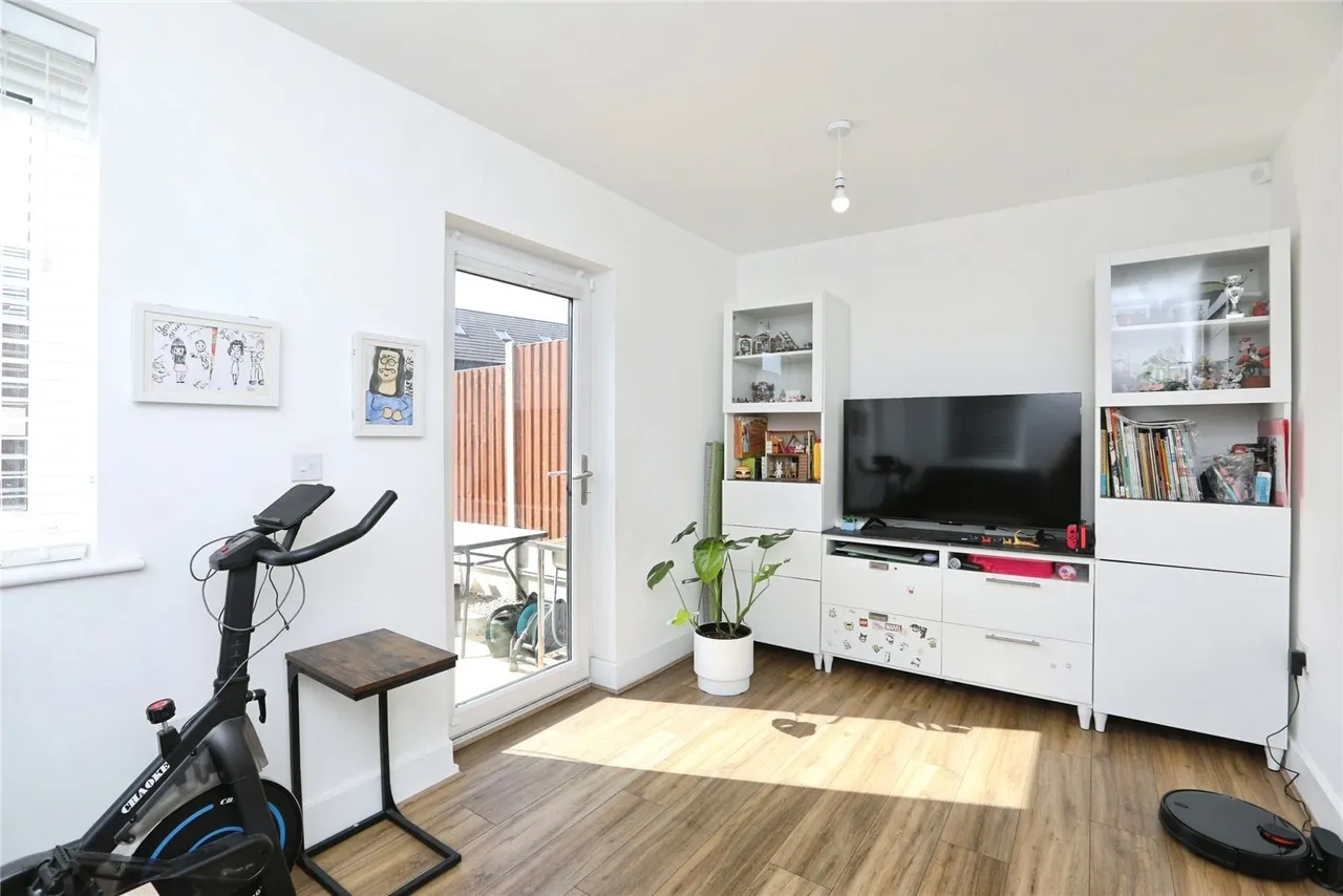Jupiter Road, Milton Regis, Sittingbourne, Kent, ME10, photo 4