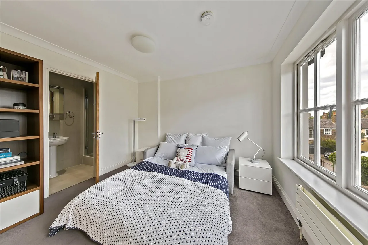 Abercorn Mews, Richmond, TW10, photo 8