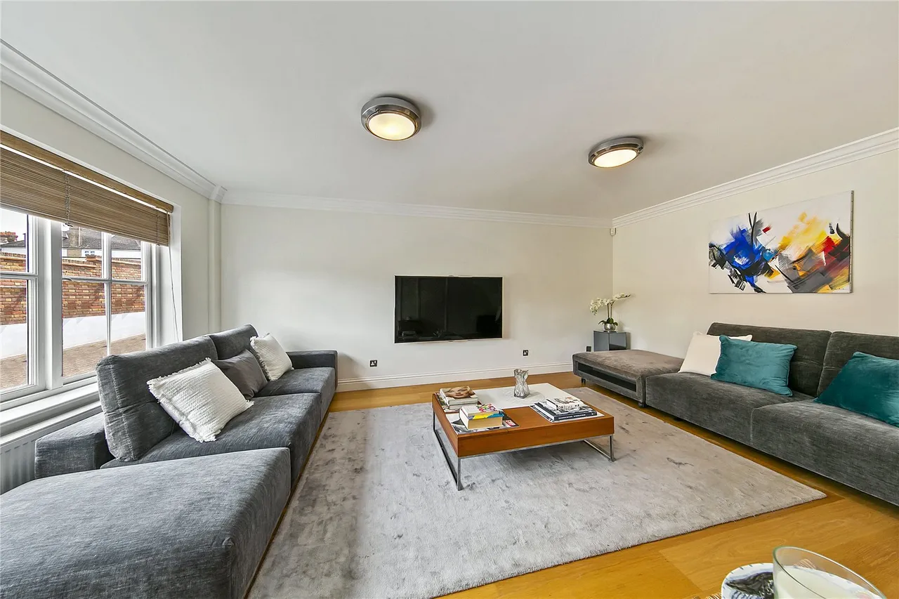 Abercorn Mews, Richmond, TW10, photo 4