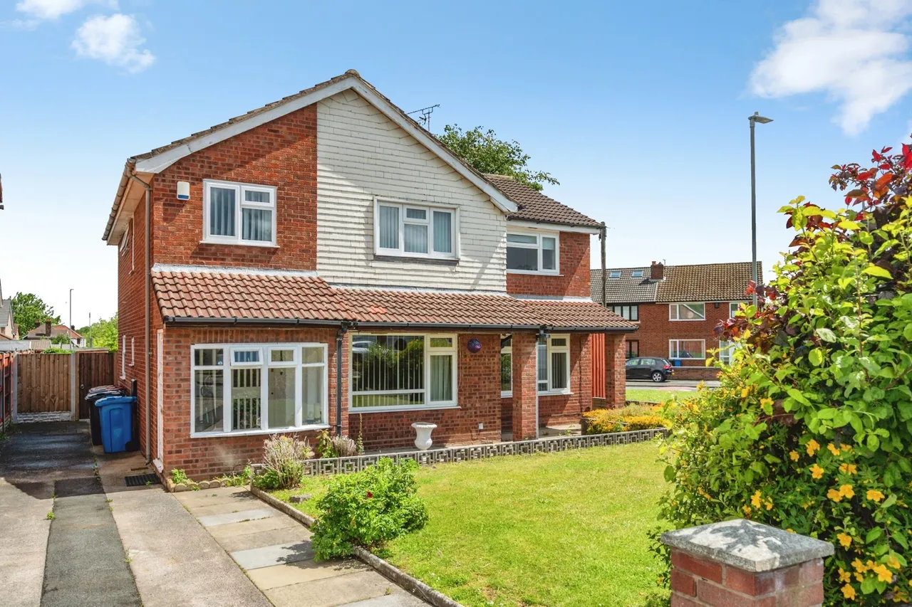 Crantock Close, Halewood, L26, photo 2