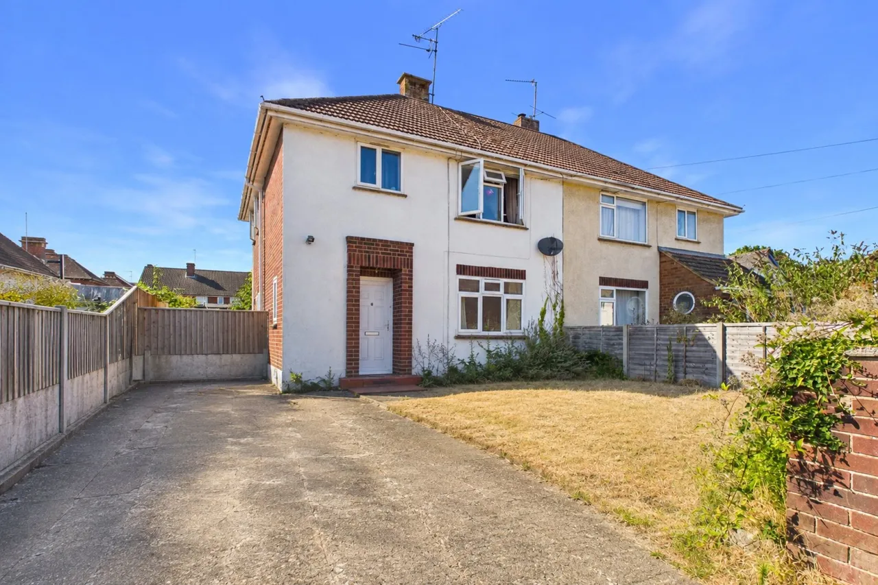 3 bed house for sale, Bourne Road, Pangbourne, RG8