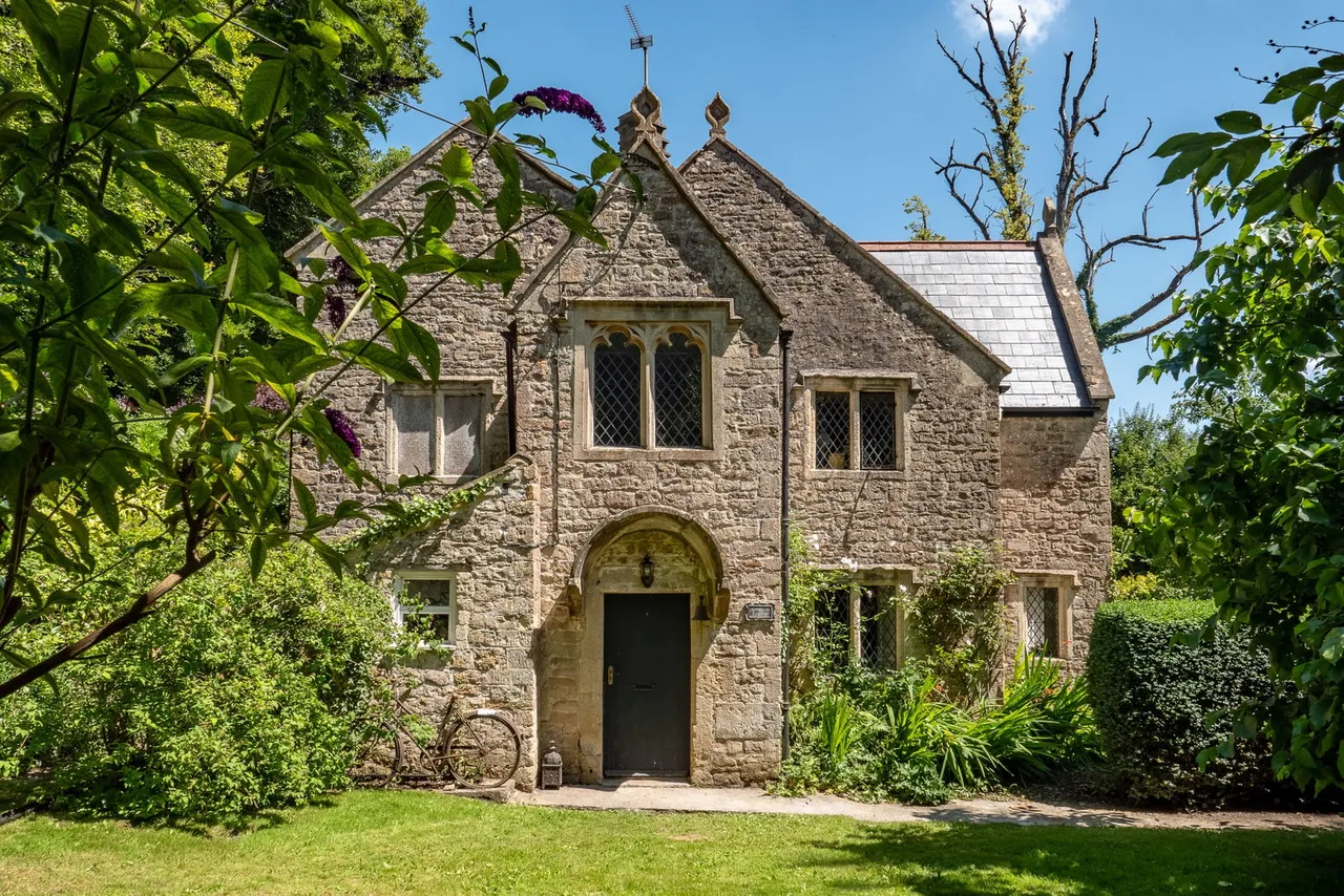 3 bed house for sale, Castle Lodge, Murtry