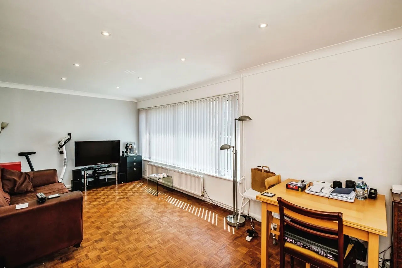 The Broadway, Southwick, BN42, photo 5