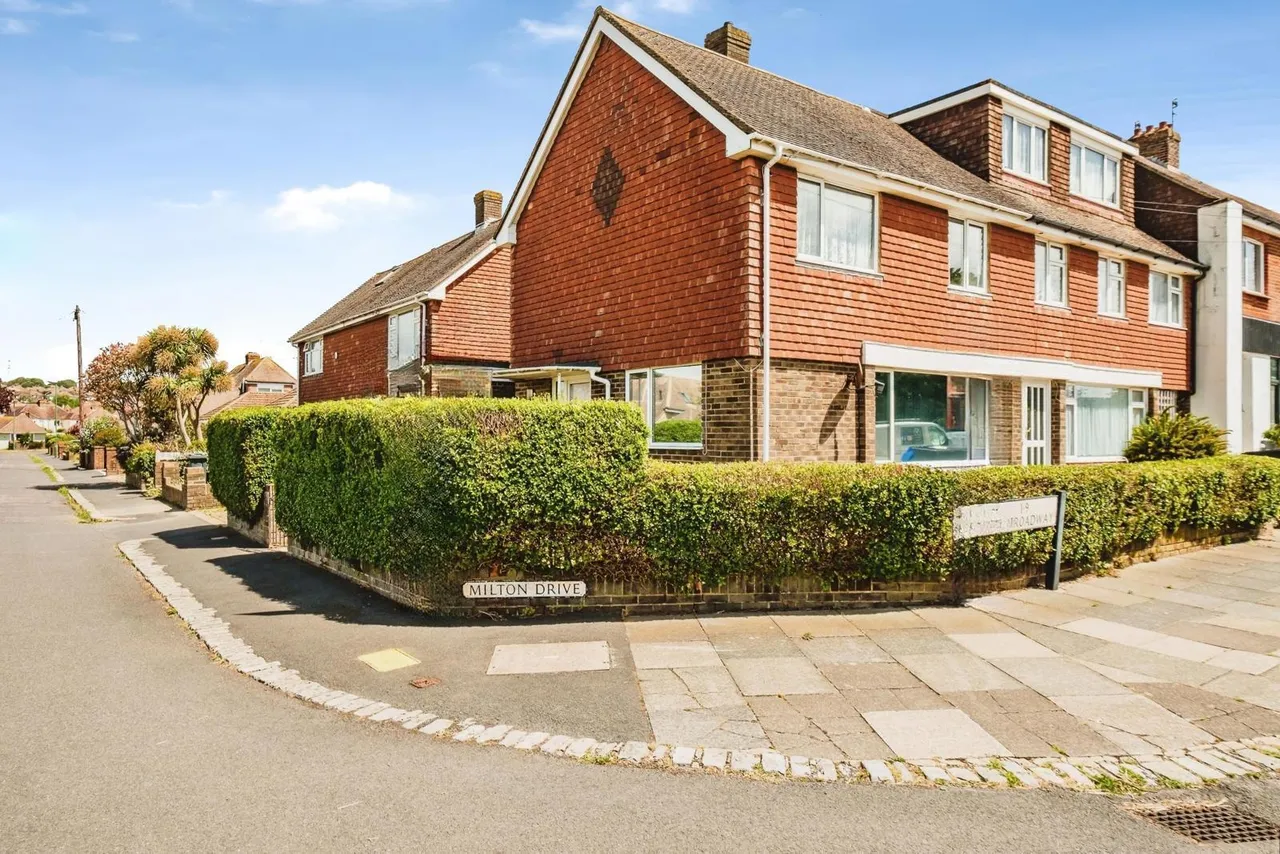 The Broadway, Southwick, BN42, photo 15