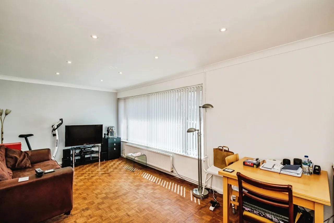 The Broadway, Southwick, BN42, photo 11