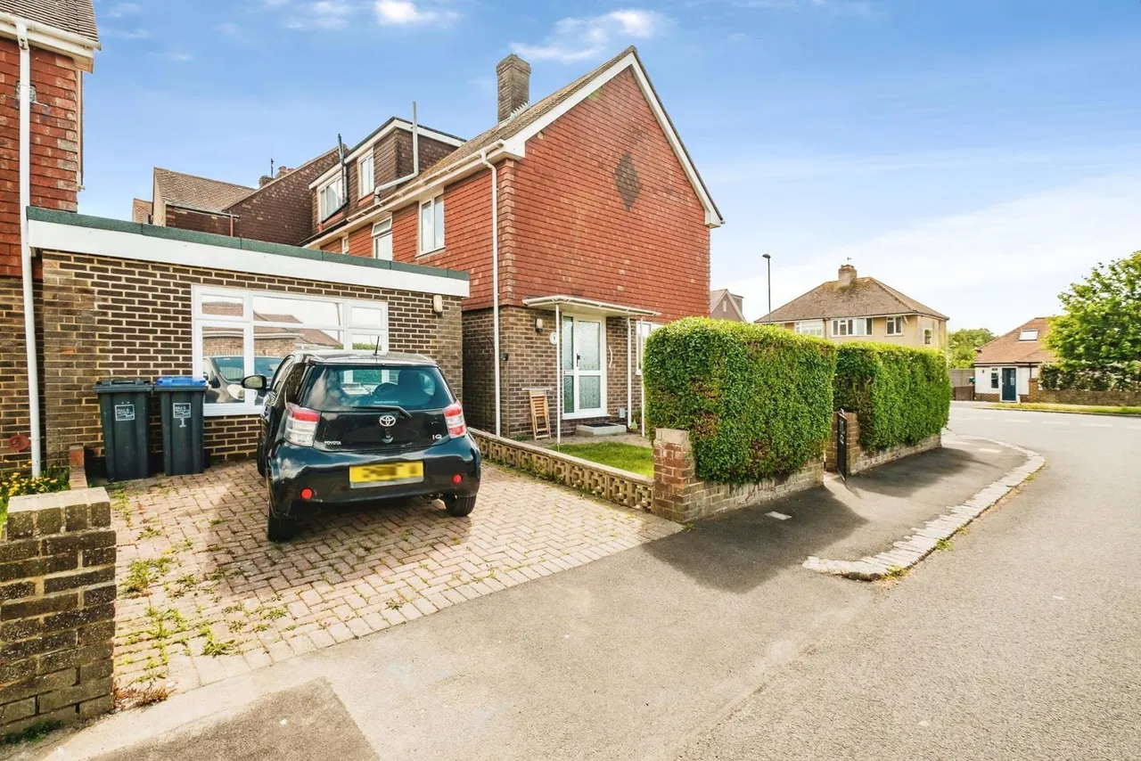 2 bed house for sale, The Broadway, Southwick, BN42