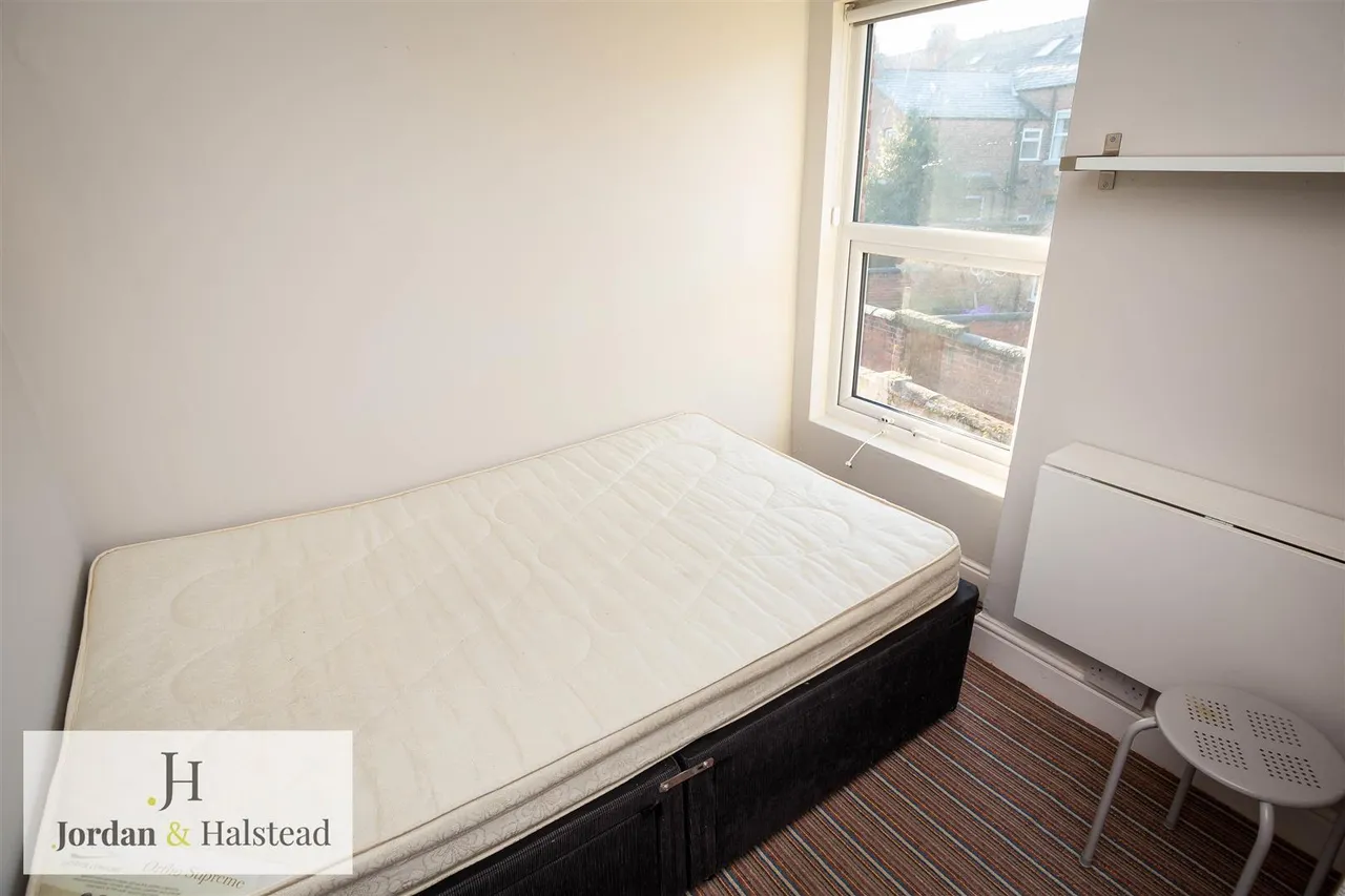 Gladstone Road, Chester, Cheshire, CH1 4BZ, photo 5