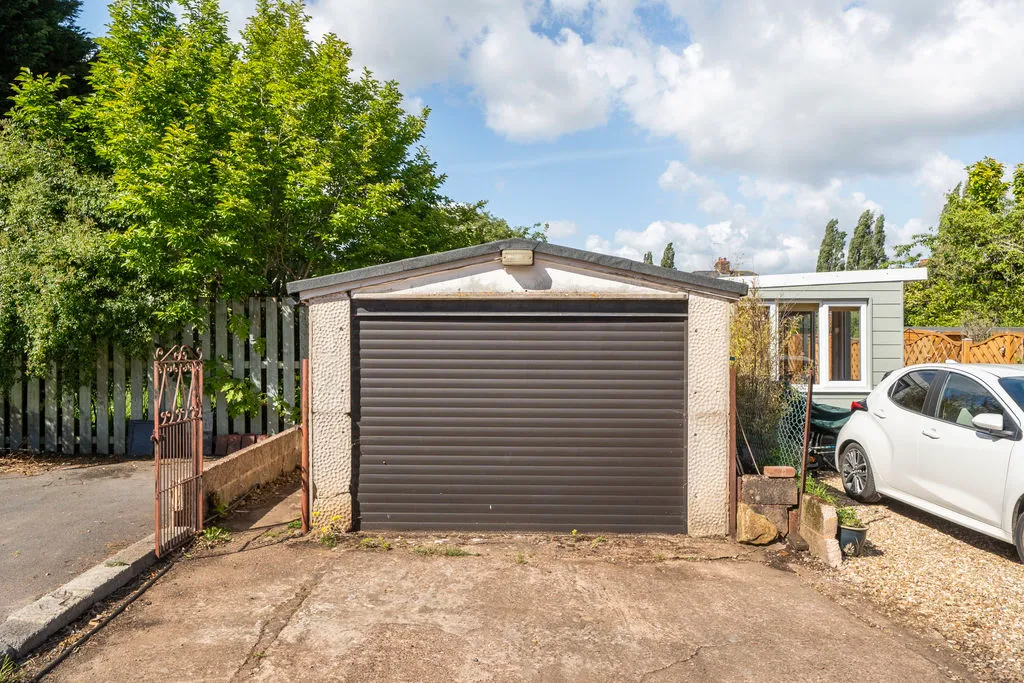 Okehampton Road, Exeter, photo 18