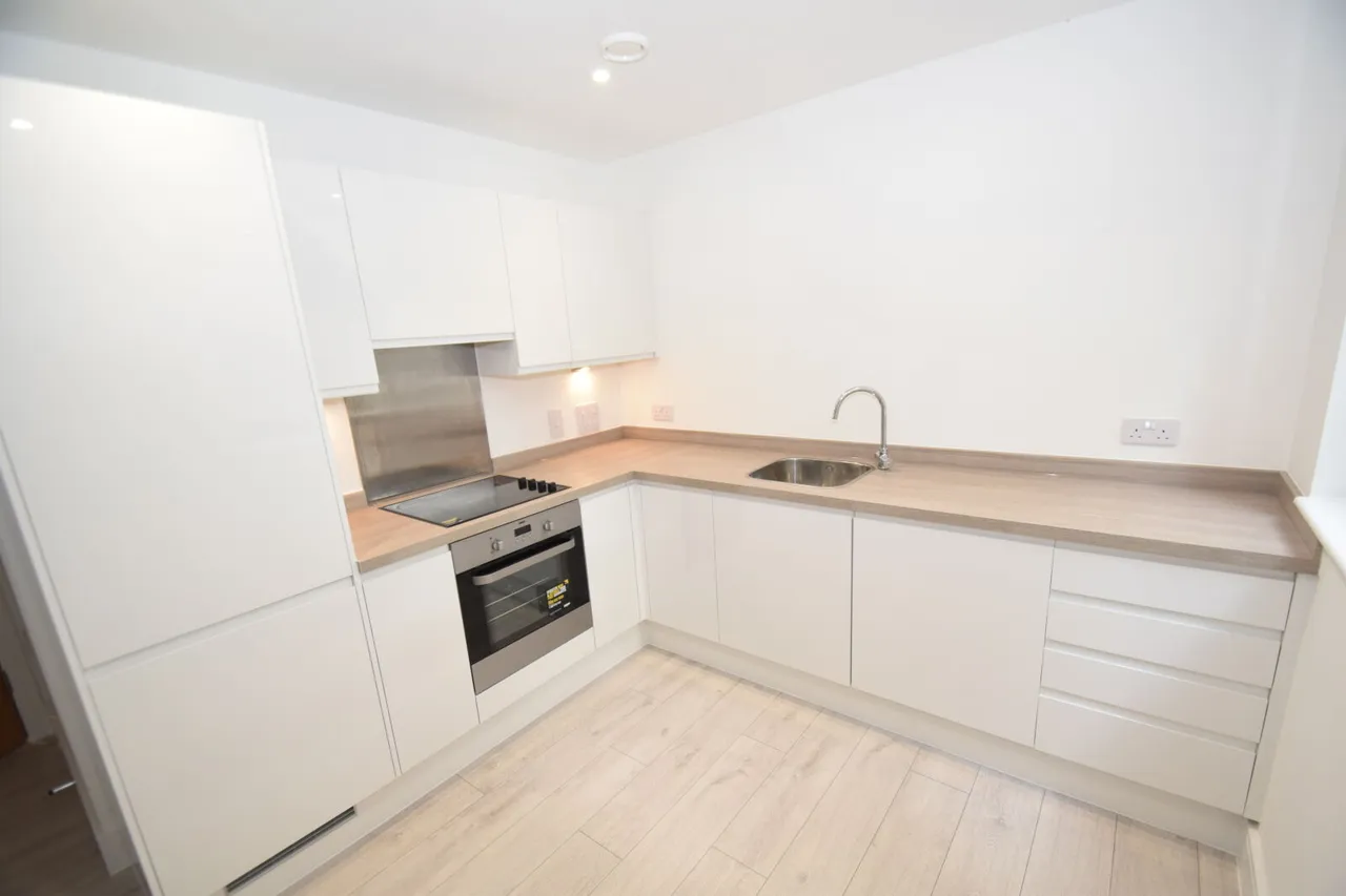 Desborough Road, High Wycombe, HP11, photo 2
