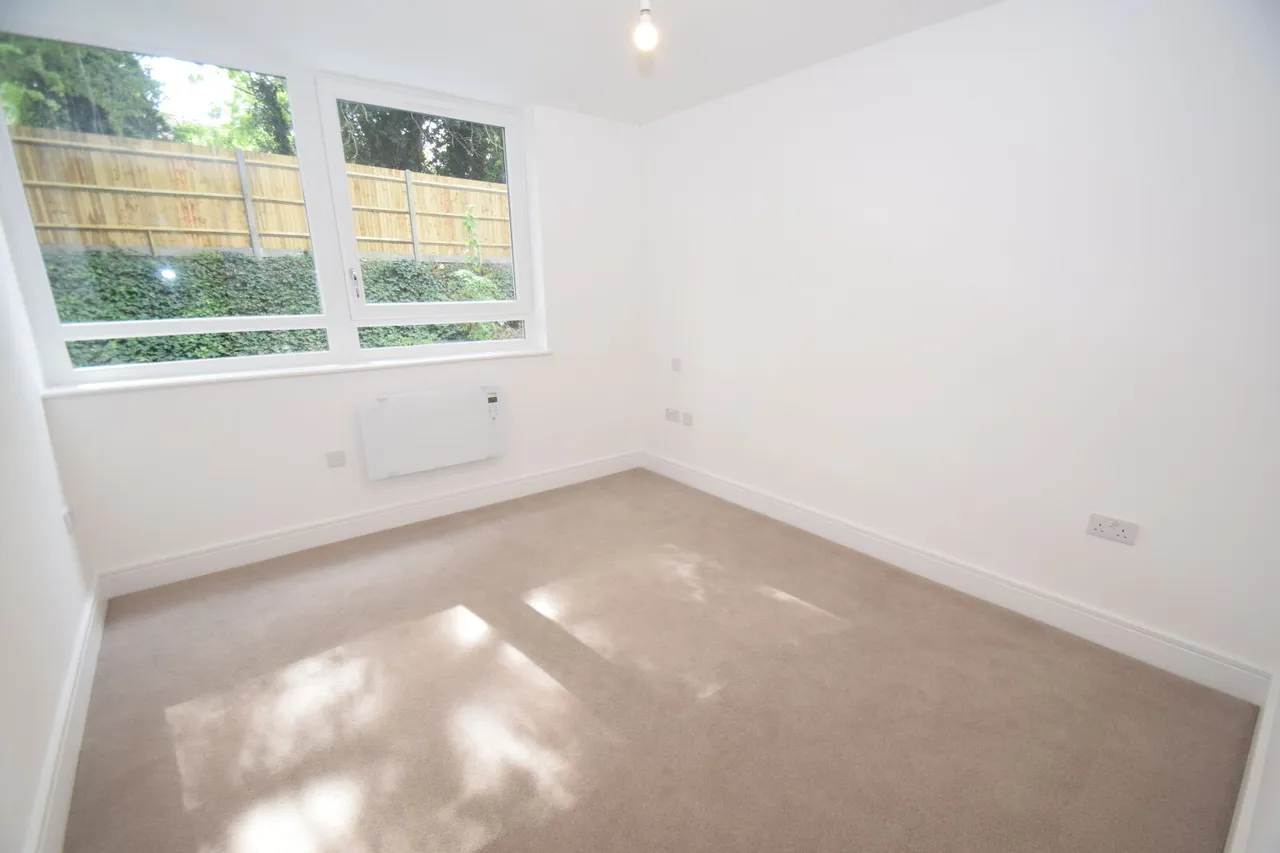 Desborough Road, High Wycombe, HP11, photo 4