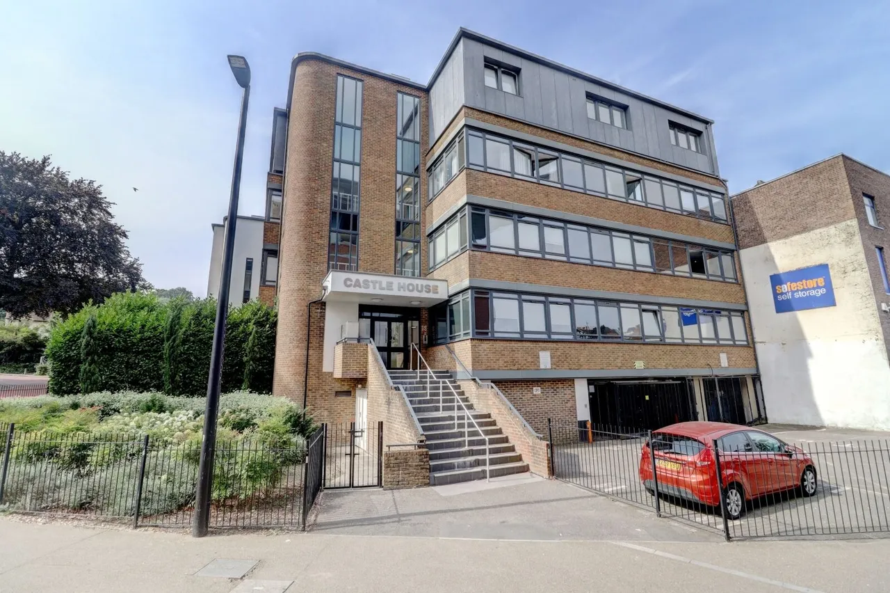 1 bed flat for sale, Desborough Road, High Wycombe, HP11