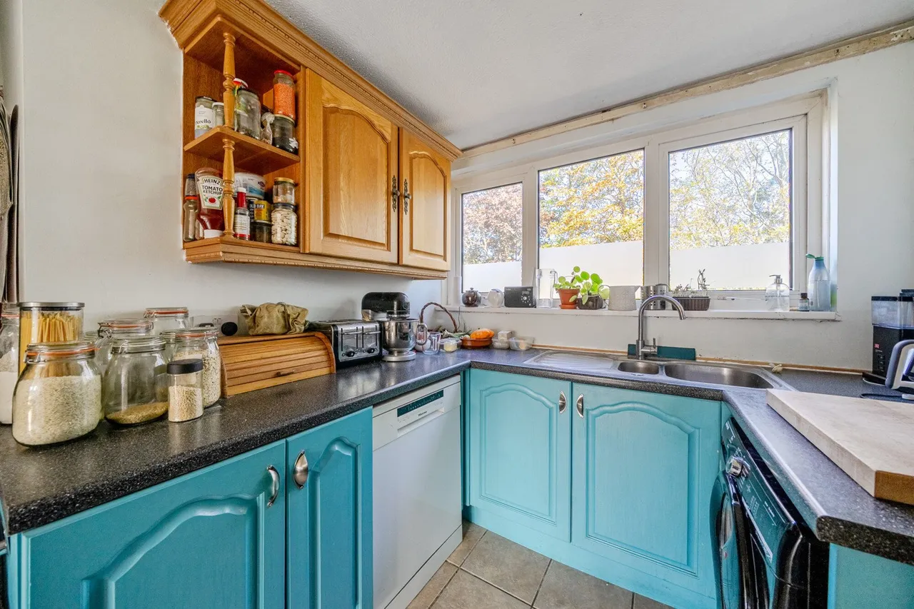 Woodvale Walk, SE27, photo 15