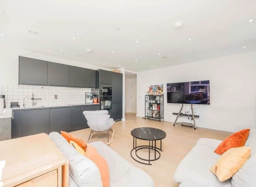 Poplar High Street, Blackwall, E14, photo 3