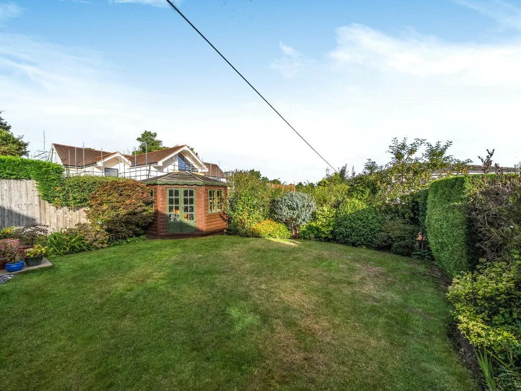 Chevet Grove, Wakefield, WF2, photo 24