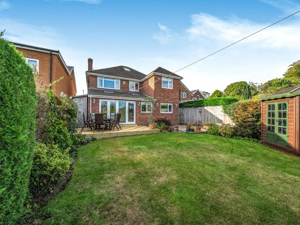 Chevet Grove, Wakefield, WF2, photo 2