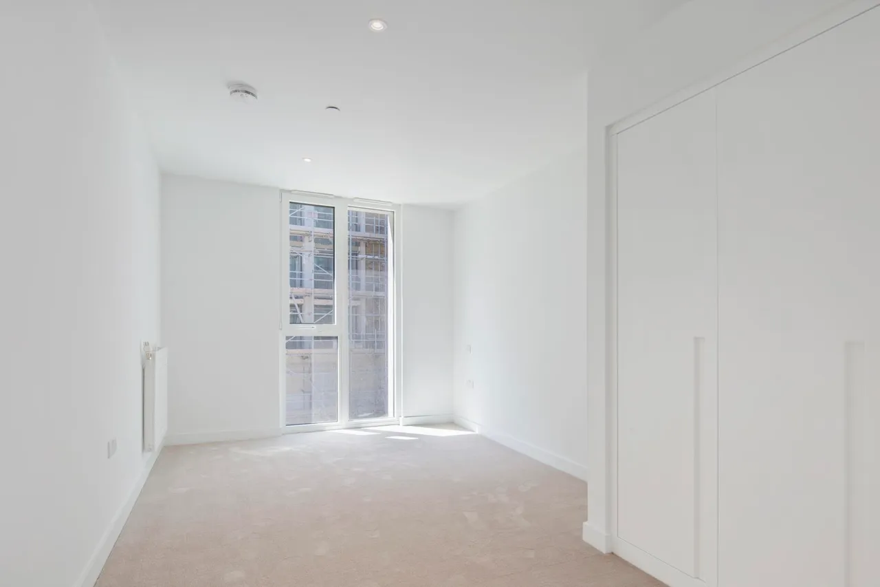 Royal Crest Avenue, Royal Wharf, E16, photo 5