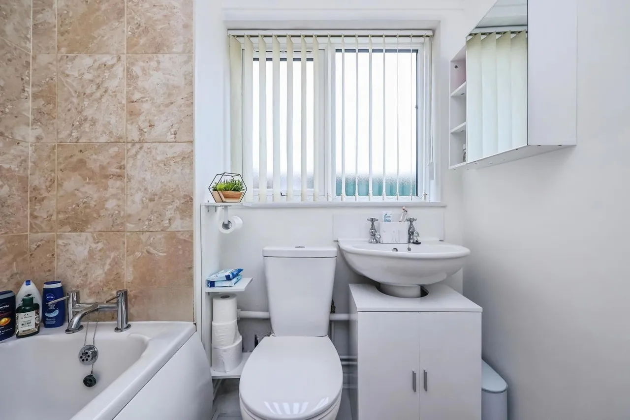 Glapton Lane, Nottingham, Nottinghamshire, NG11, photo 10