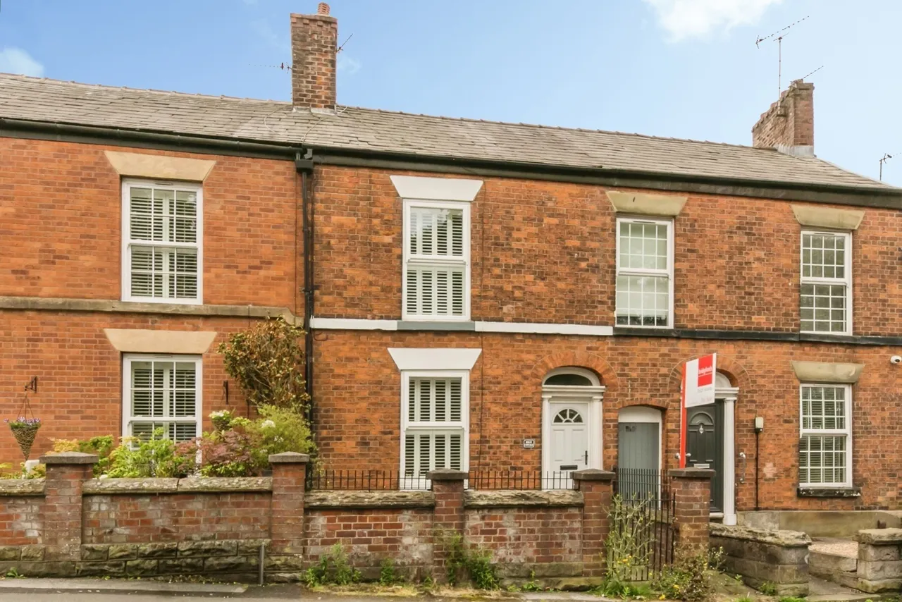2 bed house for sale — Brook Street, Macclesfield, Cheshire, SK11
